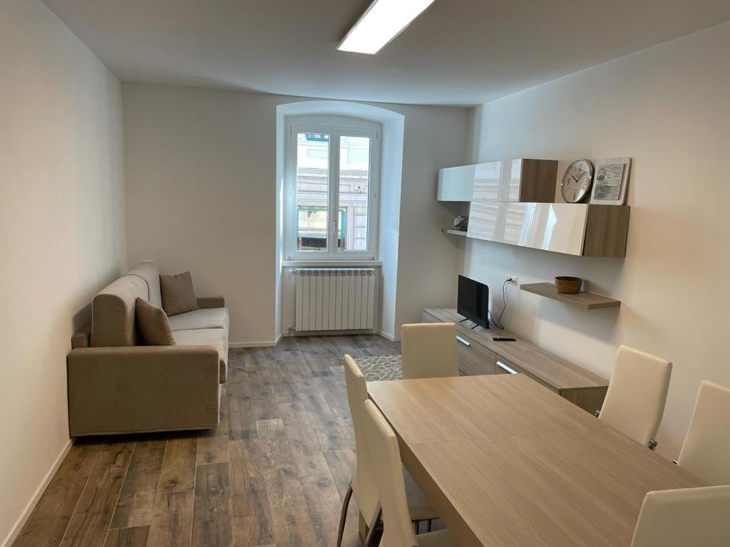 Casa Vacanze Ginevra 1 Trieste Esterno foto